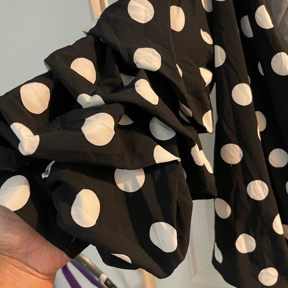 Black and white polkadot wrap top . - Picture 3 of 4